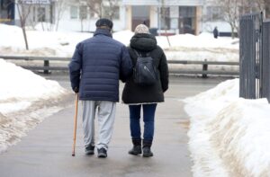 Safe and Enjoyable Winter Outings for Seniors in Edmonton
