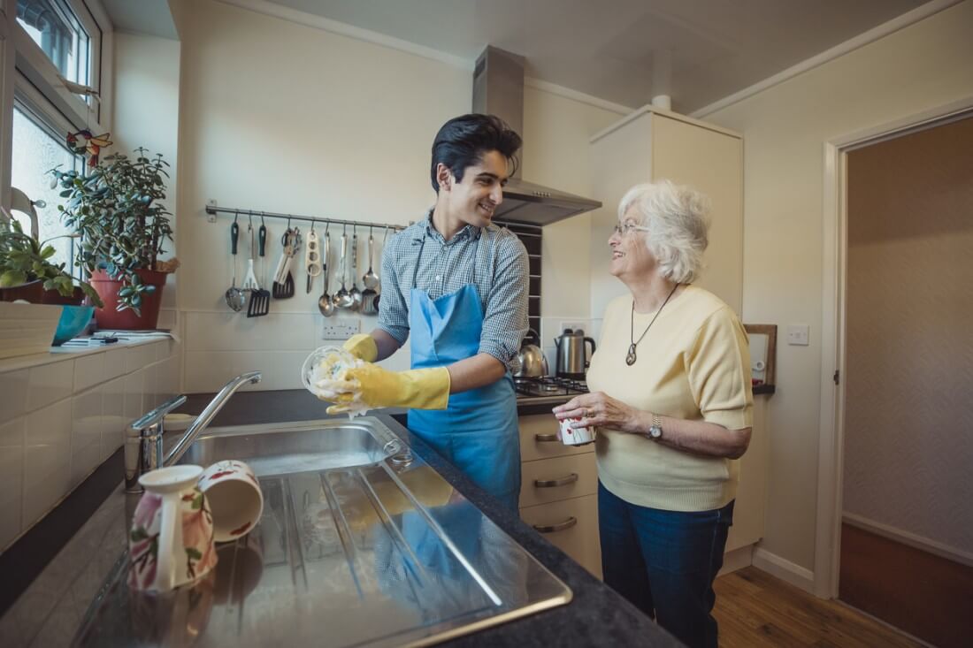 Housekeeping for Seniors | In-Home Care | ComForCare Canada - Light_housekeeping