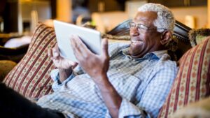 6 Socially Distanced Winter Activities for Seniors
